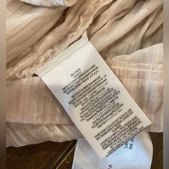 BCBG Maxazria Crushed Velvet Robe Wrap Dress long sleeve v neck almond pink L - Picture 11 of 13